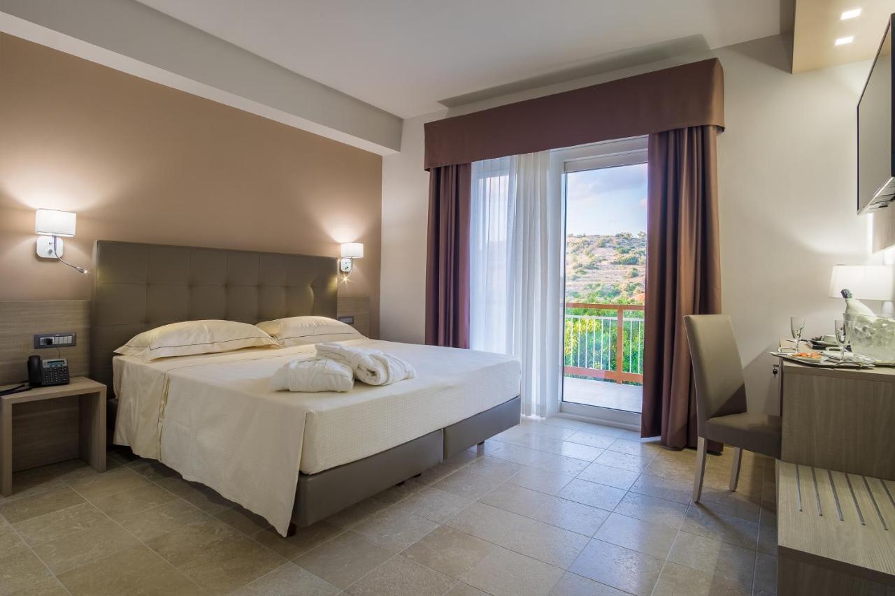 Netum Hotel Noto Exterior foto
